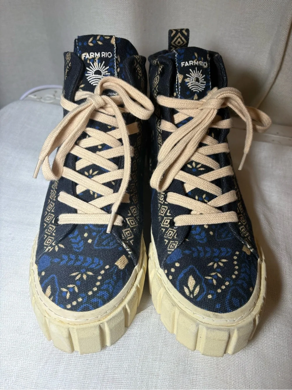 FARM Rio Black Macaw Forest Flatform High Top Platform Statement Sneakers Sz 8.5